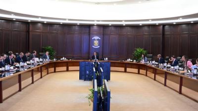 رئيس الوزراء يترأس الاجتماع الأول للمجلس التنسيقي للسياسات المالية والنقدية بتشكيله الجديد بحضور محافظ المركزي