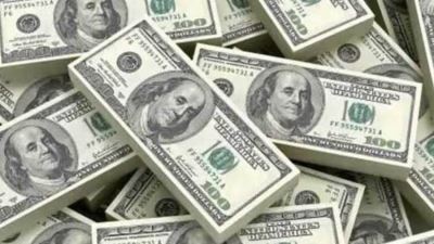 سعر الدولار يرتفع في البنوك بمنتصف تعاملات اليوم ليسجل 49.80 جنيه للبيع