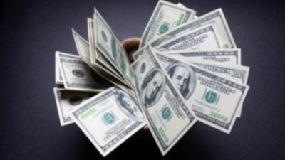 تراجع سعر الدولار خلال تعاملات اليوم ليفقد 10 قروش مسجلا 53.47 جنيه للبيع بالبنك الأهلي المصري