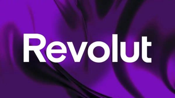 بطاقة مصرفية تضيء أثناء الدفع.. Revolut تطلق أول بطاقة LED بالتعاون مع Mastercard